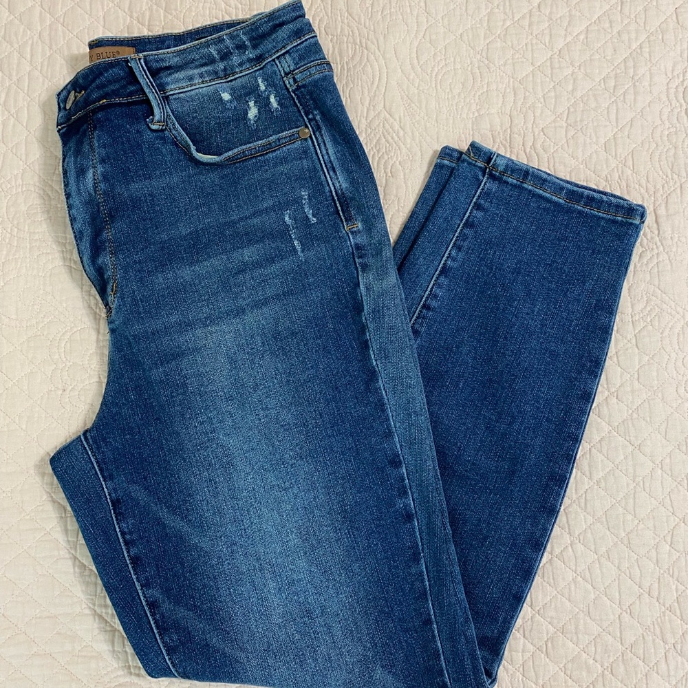 Judy Blue Medium Wash Skinny Jeans